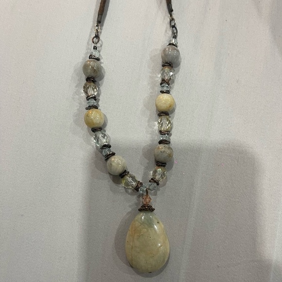Accessories - Necklace with stone very unique